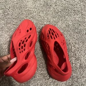 Yeezy foam runner “vermillion”